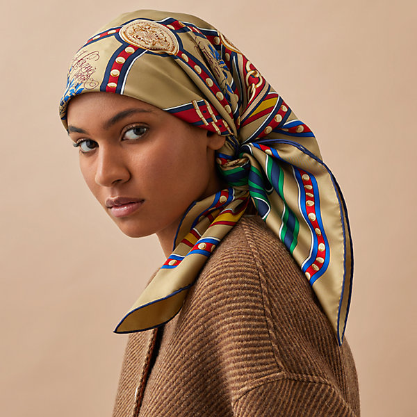 Grand Tralala scarf 90 | Hermès Netherlands